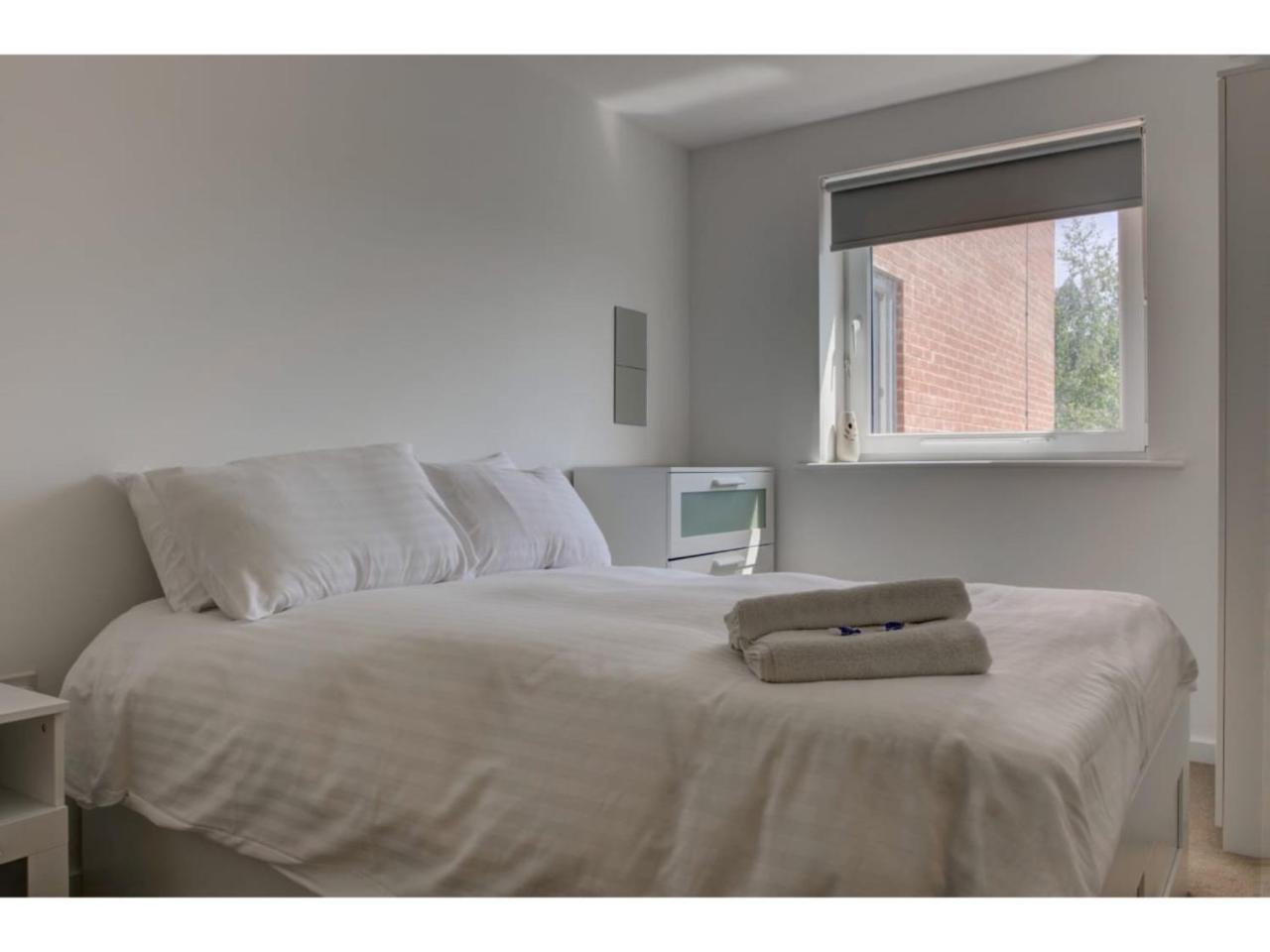 Large, Spacious And Modern Apt For 4 In Manchester Ngoại thất bức ảnh