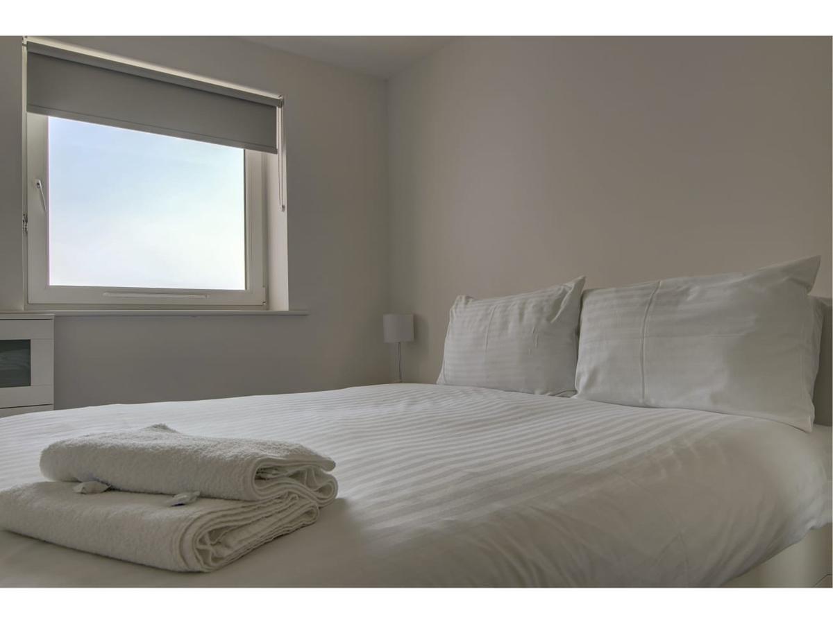 Large, Spacious And Modern Apt For 4 In Manchester Ngoại thất bức ảnh
