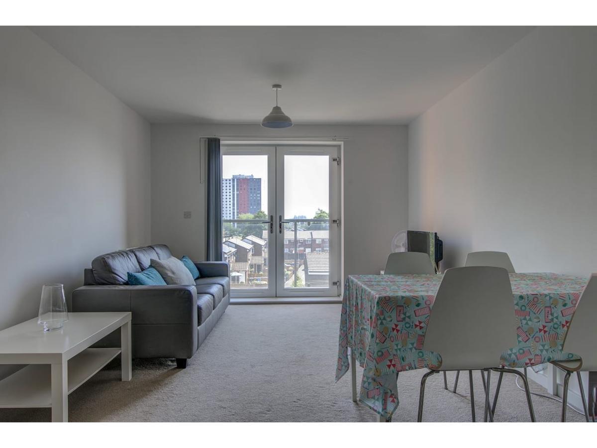 Large, Spacious And Modern Apt For 4 In Manchester Ngoại thất bức ảnh